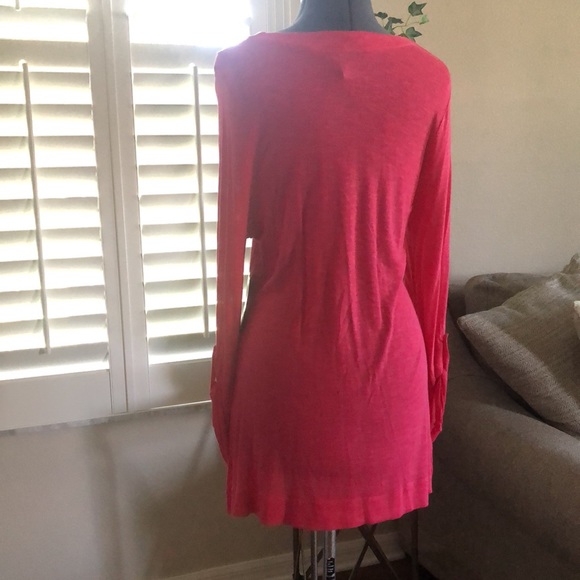 Long sleeve lightweight pullover top with front pocket and V front notch - Picture 2 of 6